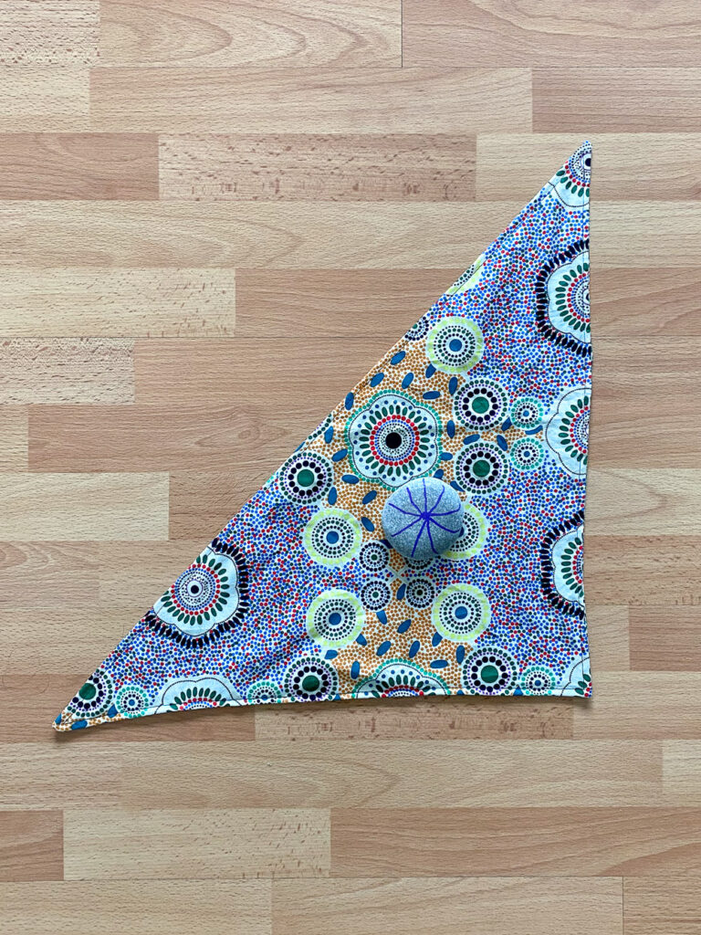 Serviette als Geschenkverpackung
