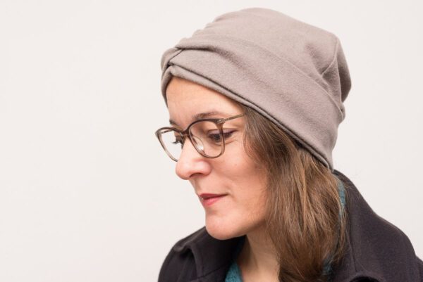 LaBandeau Beanie von pedilu, Boho-Mütze von der Seite