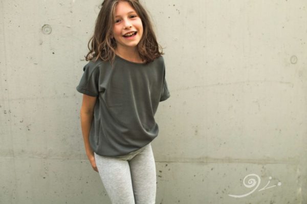 Designbeispiel von naadisnaa für das genähte Kinder-Shirt LaBlüsje