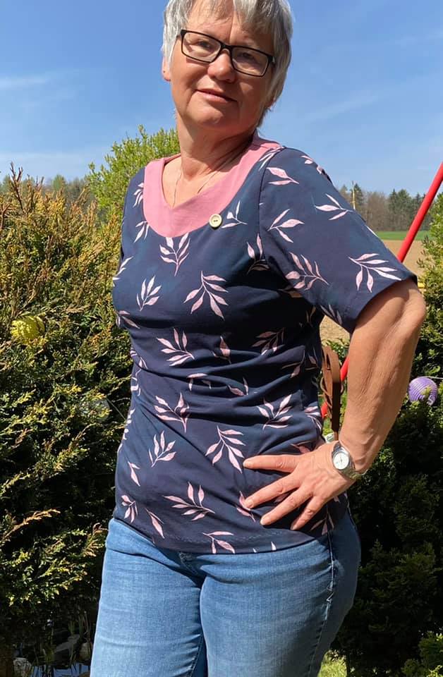 LaMarina Shirt von pedilu | Designbeispiel von pe näht | Shirt mit Ausschnittblende