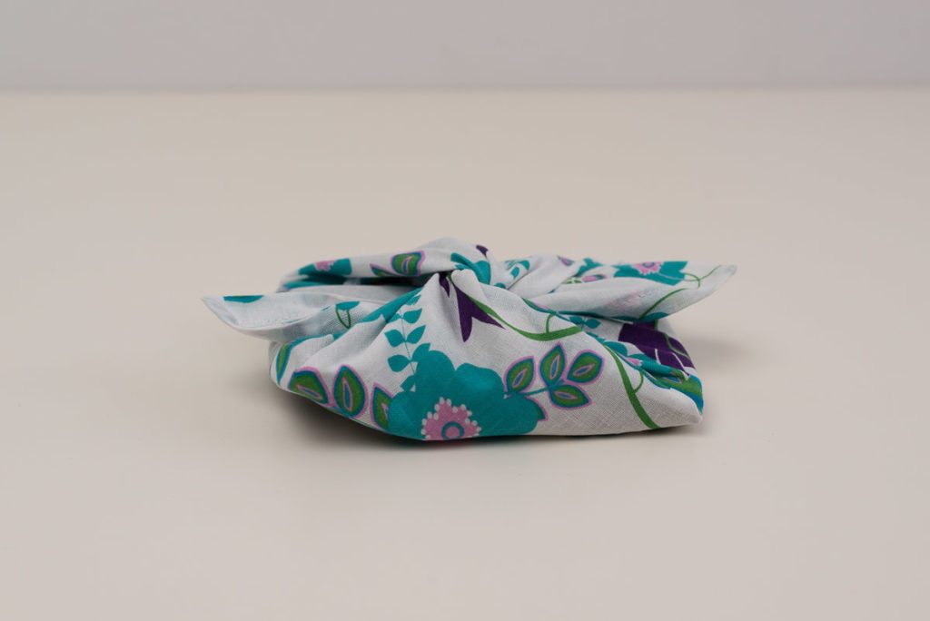 Furoshiki, genähte Verpackung für Geschenke